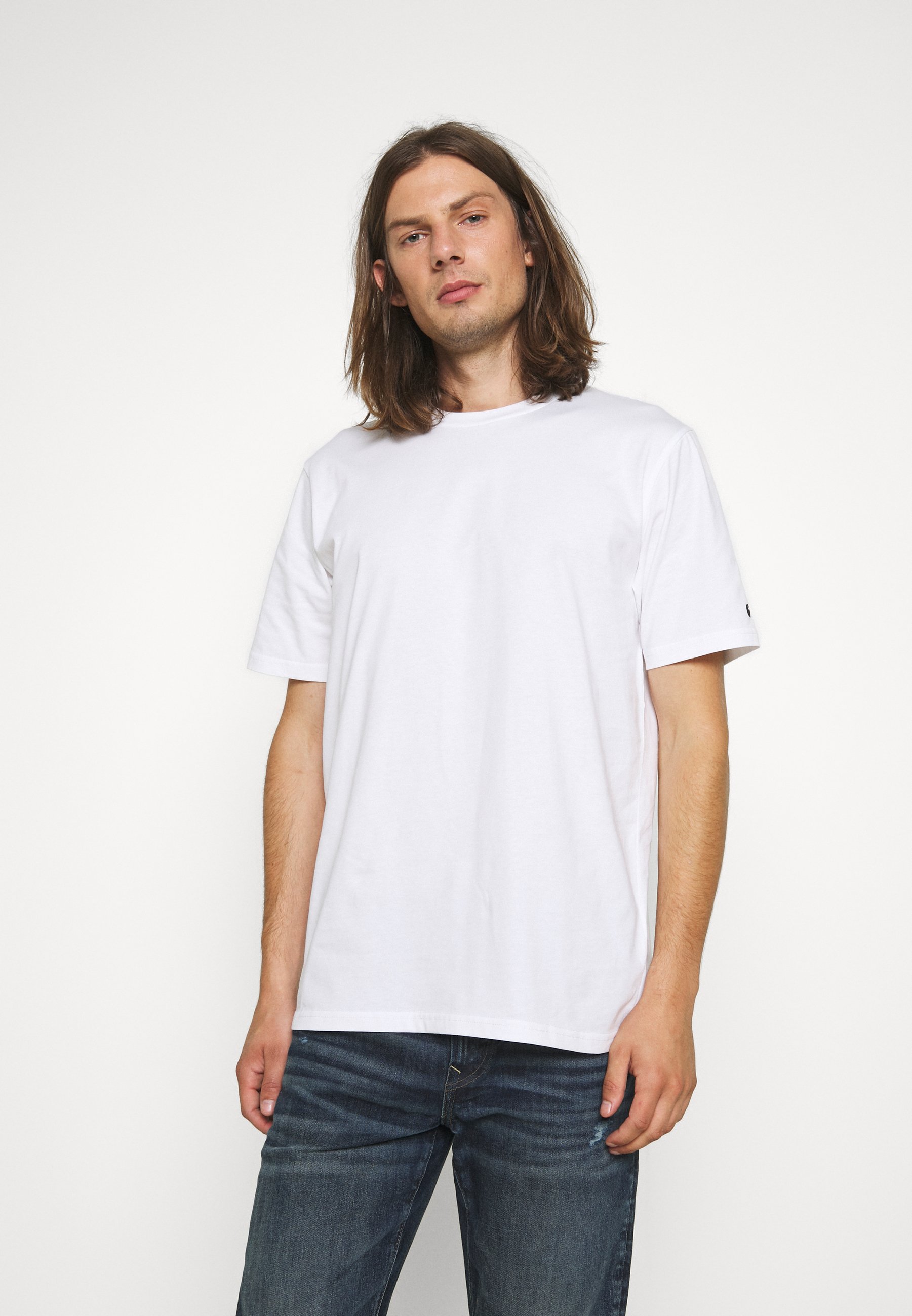 BASE- Basic T-shirt