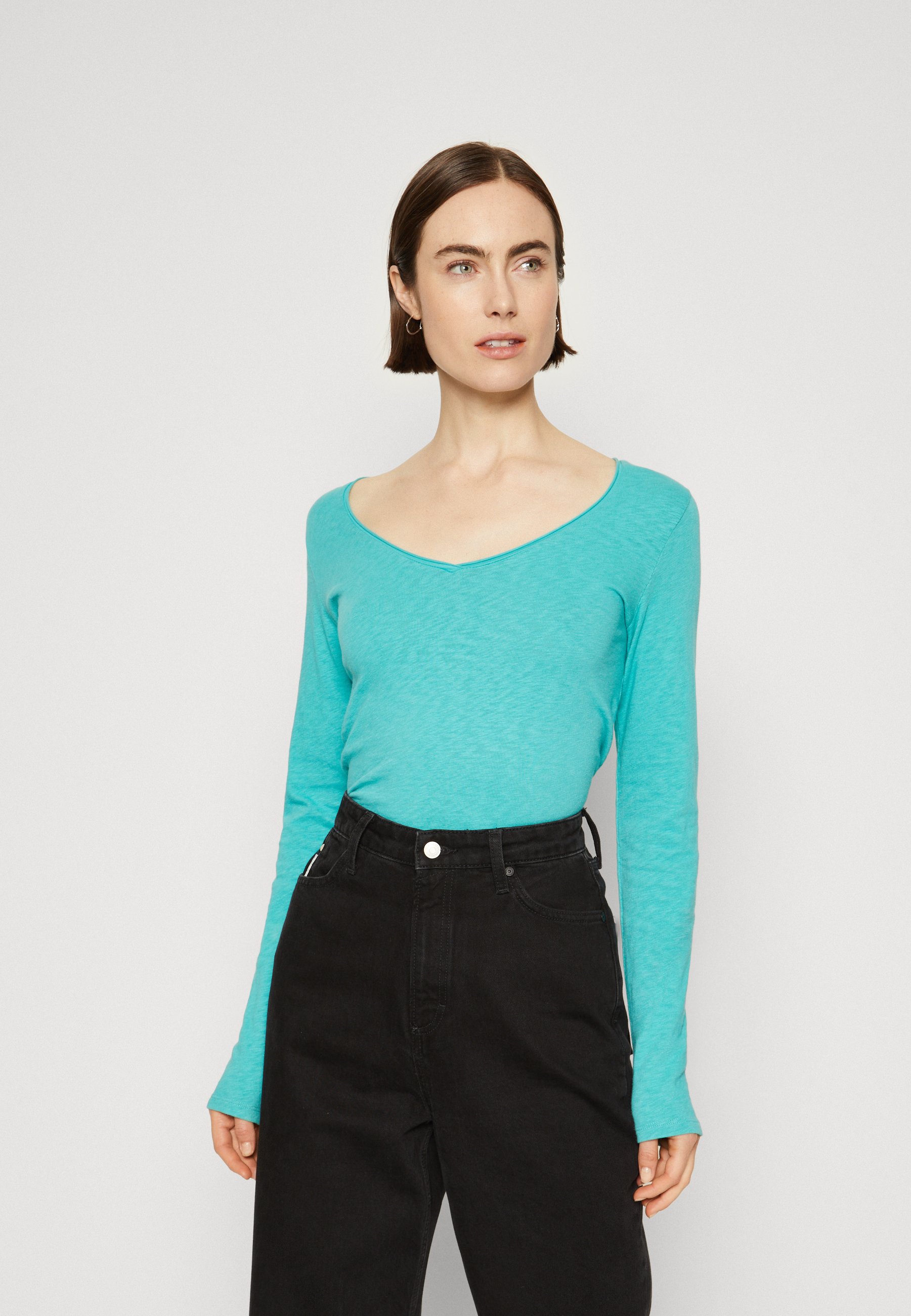 LONGSLEEVE V NECK REGULAR FIT - Long sleeved top