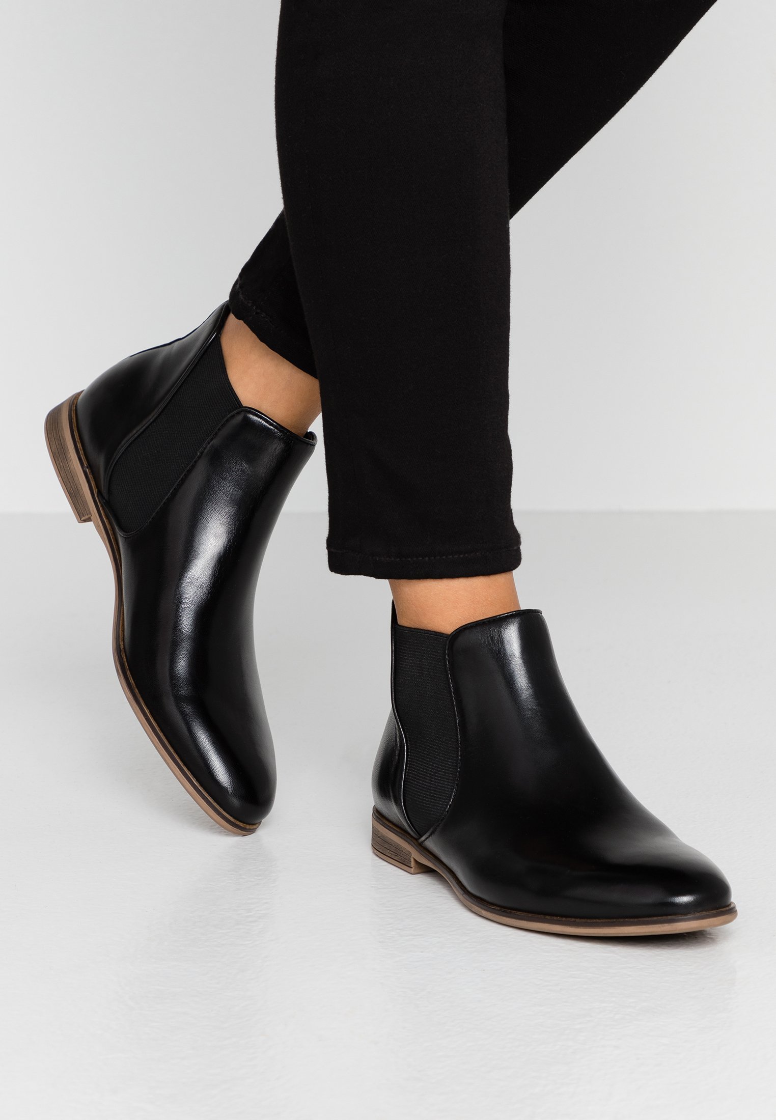 LEATHER- Ankle boots