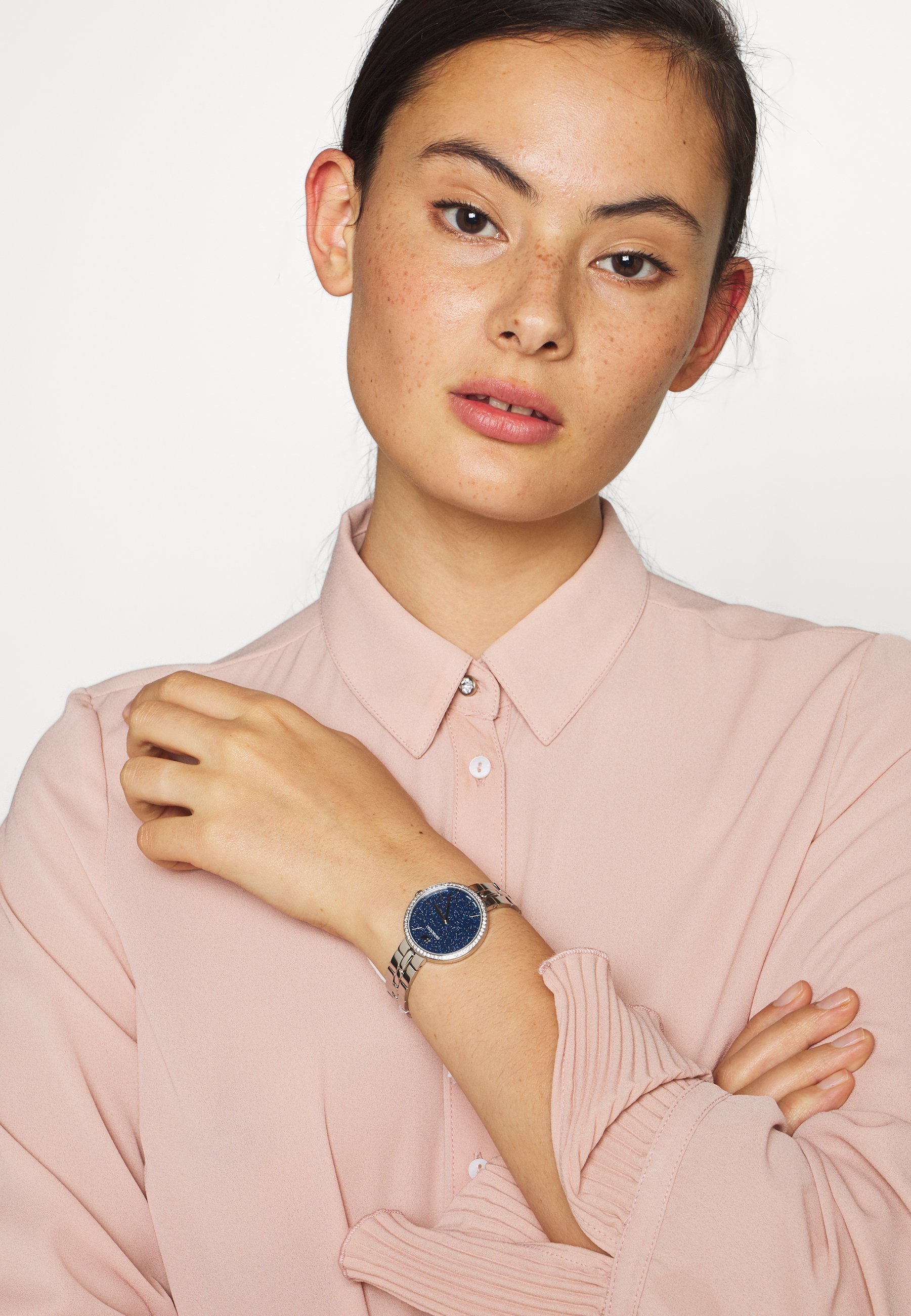 COSMOPOLITAN - Watch