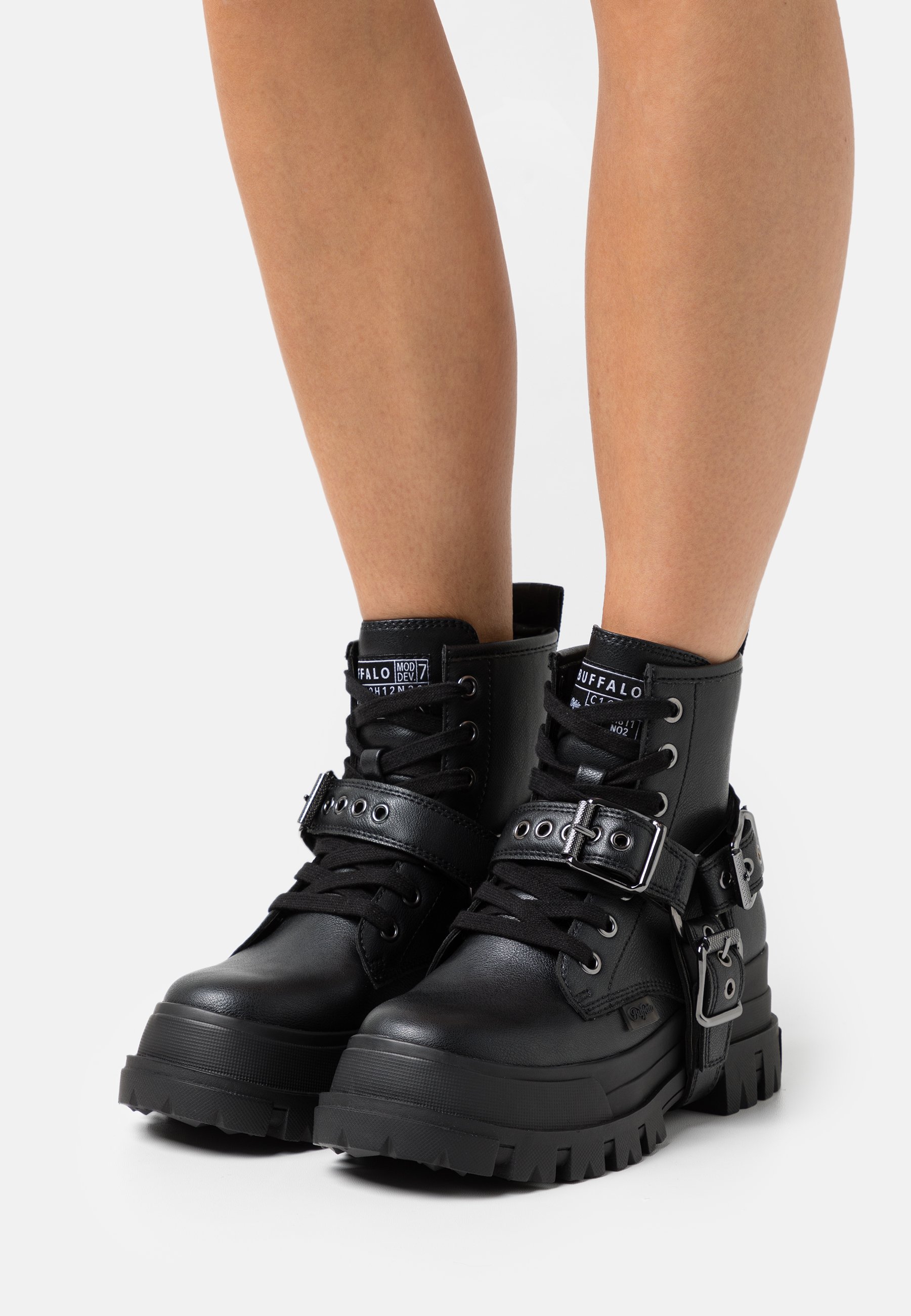 VEGAN ASPHA BIKER - Platform ankle boots