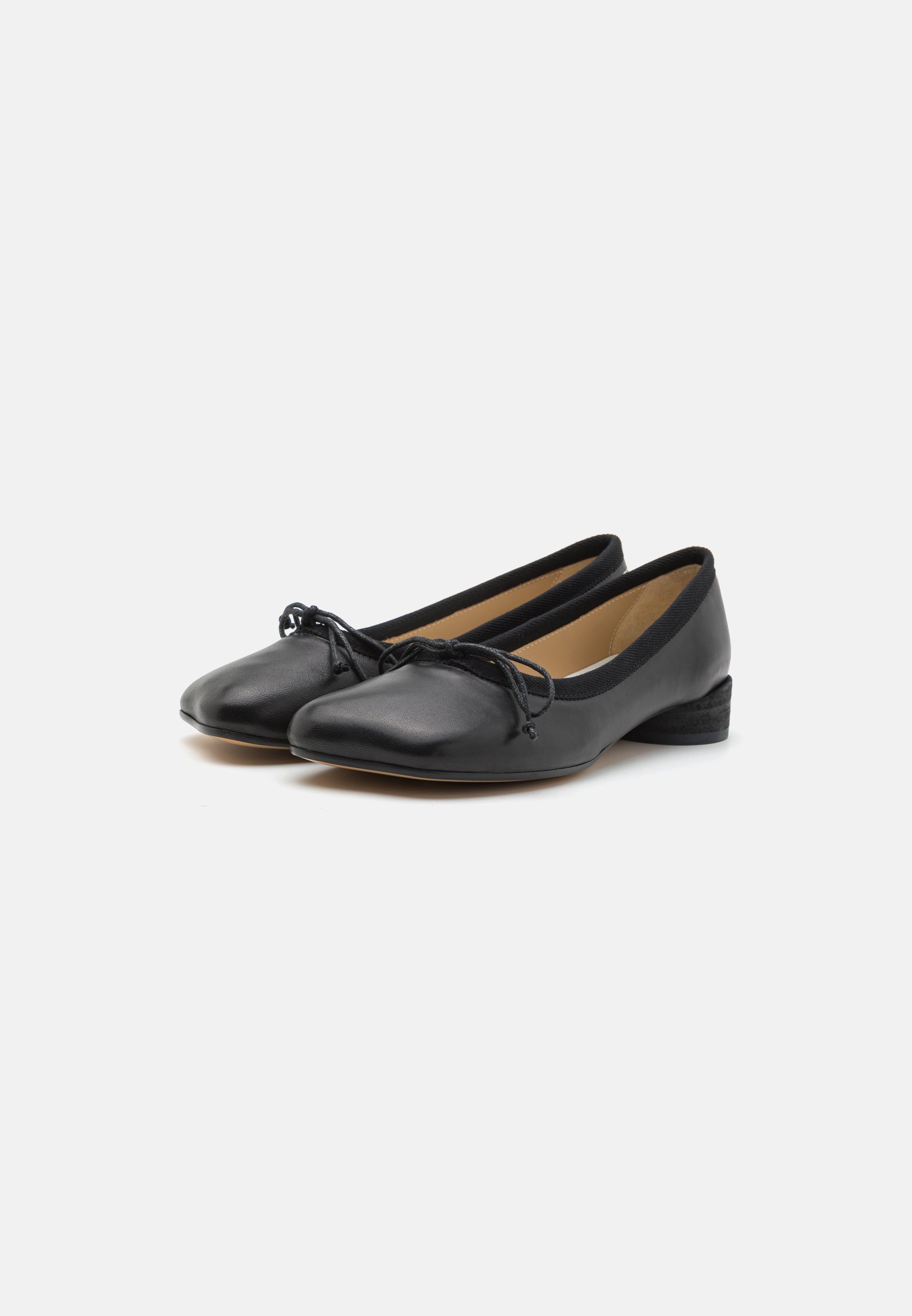 Ballet pumps