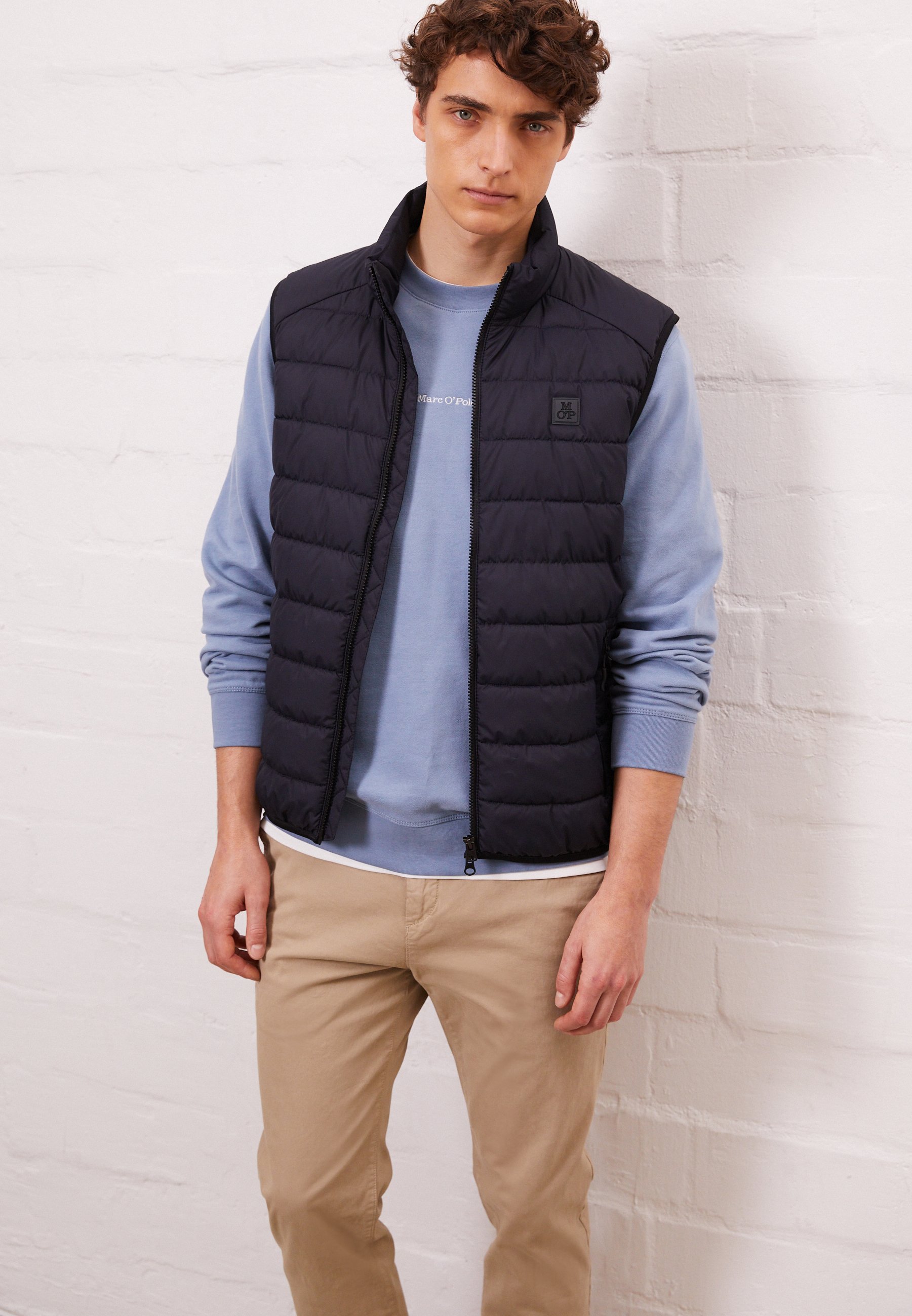 VEST REGULAR FIT STAND UP COLLAR - Waistcoat