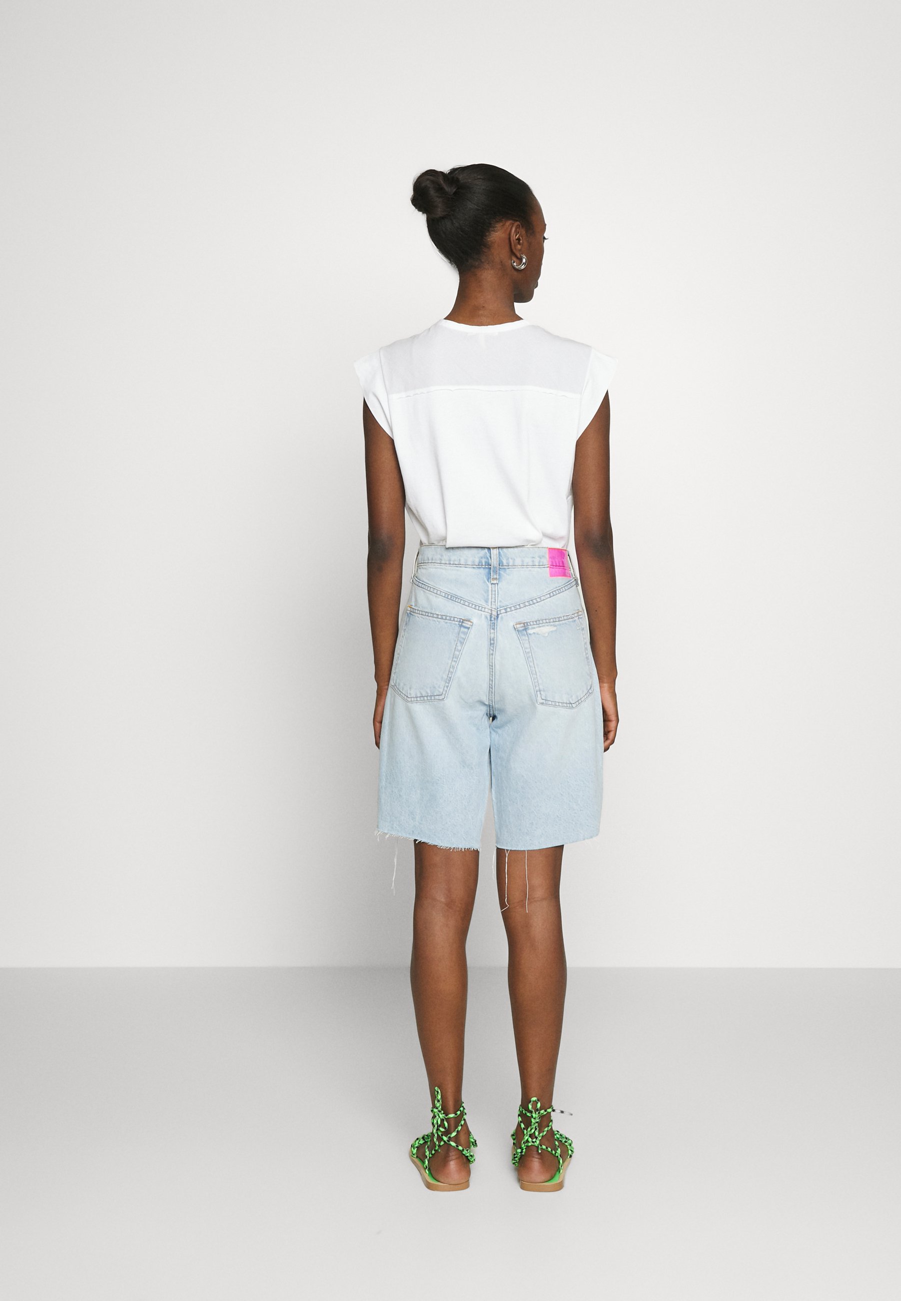 VINTAGE BERMUDA - Denim shorts