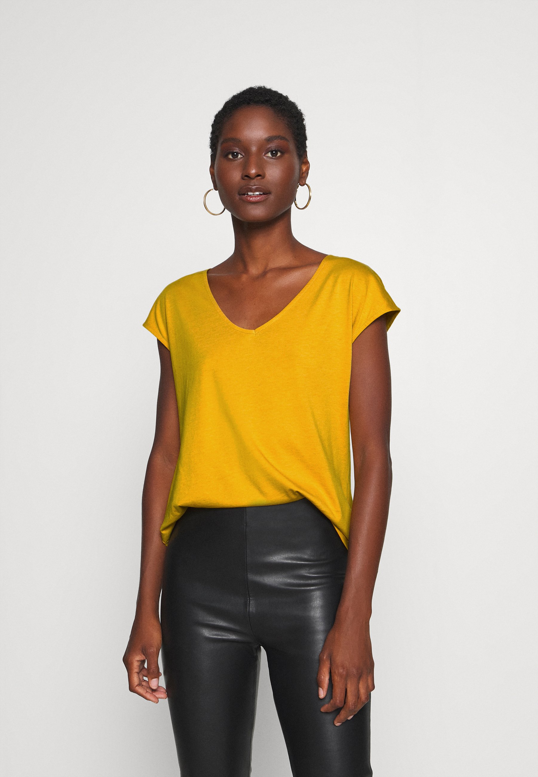 Basic T-shirt