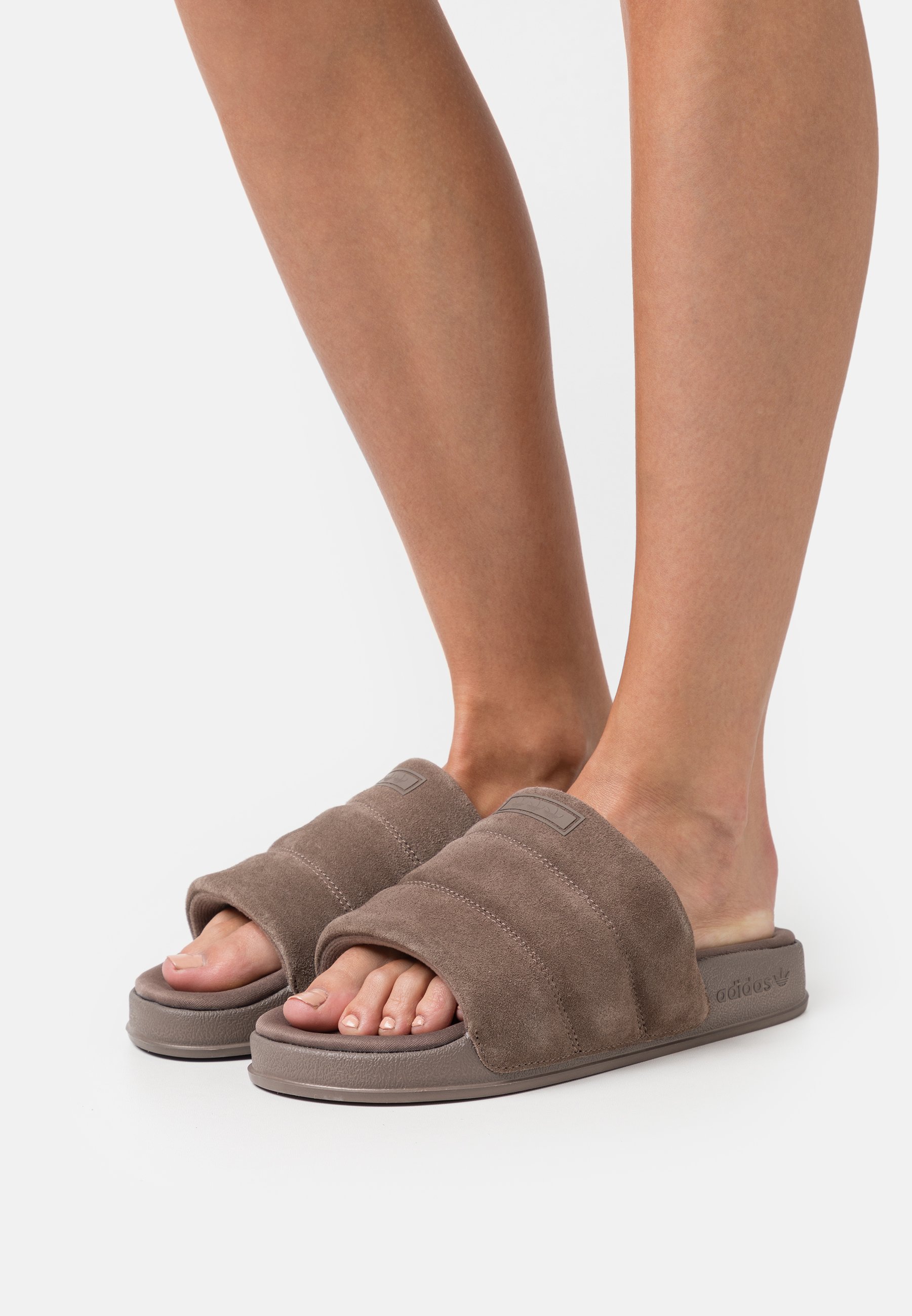 ADILETTE ESSENTIAL- Mules