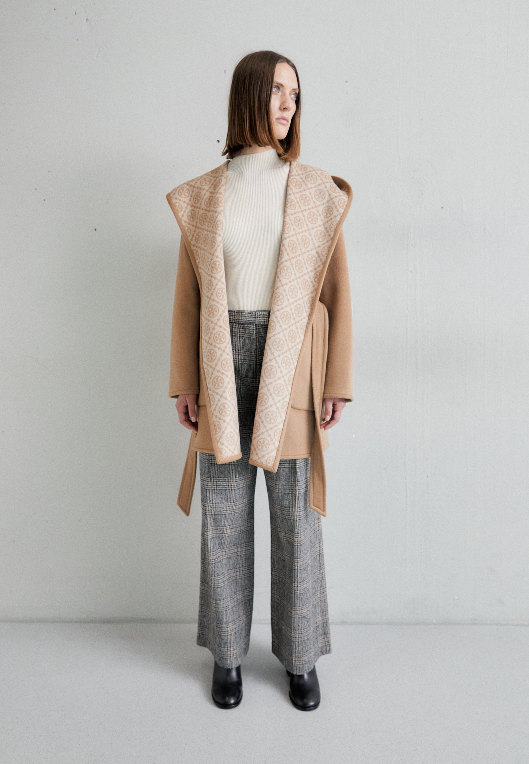 OVERCOAT - Short coat