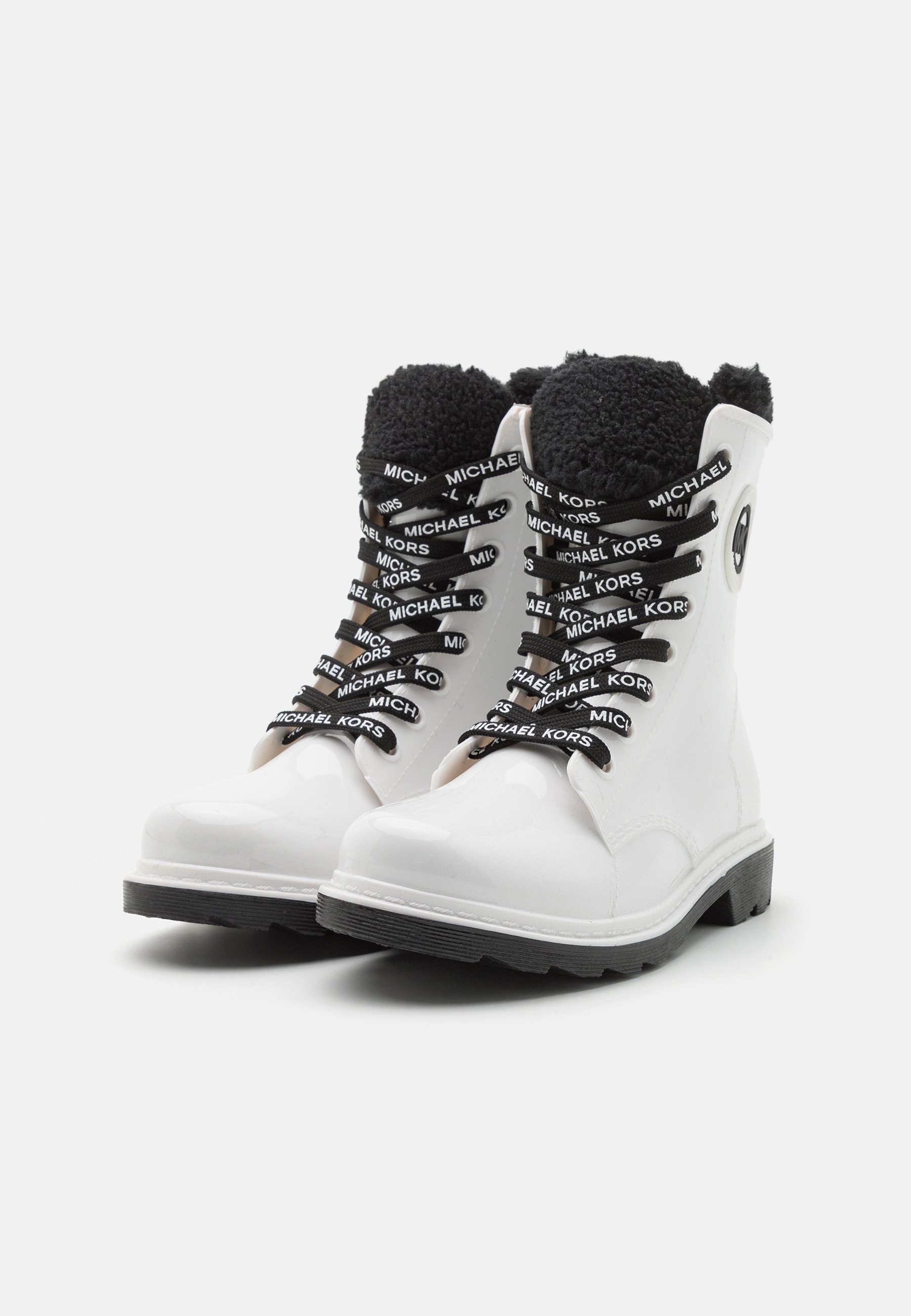 MONTAIGNE - Wellies