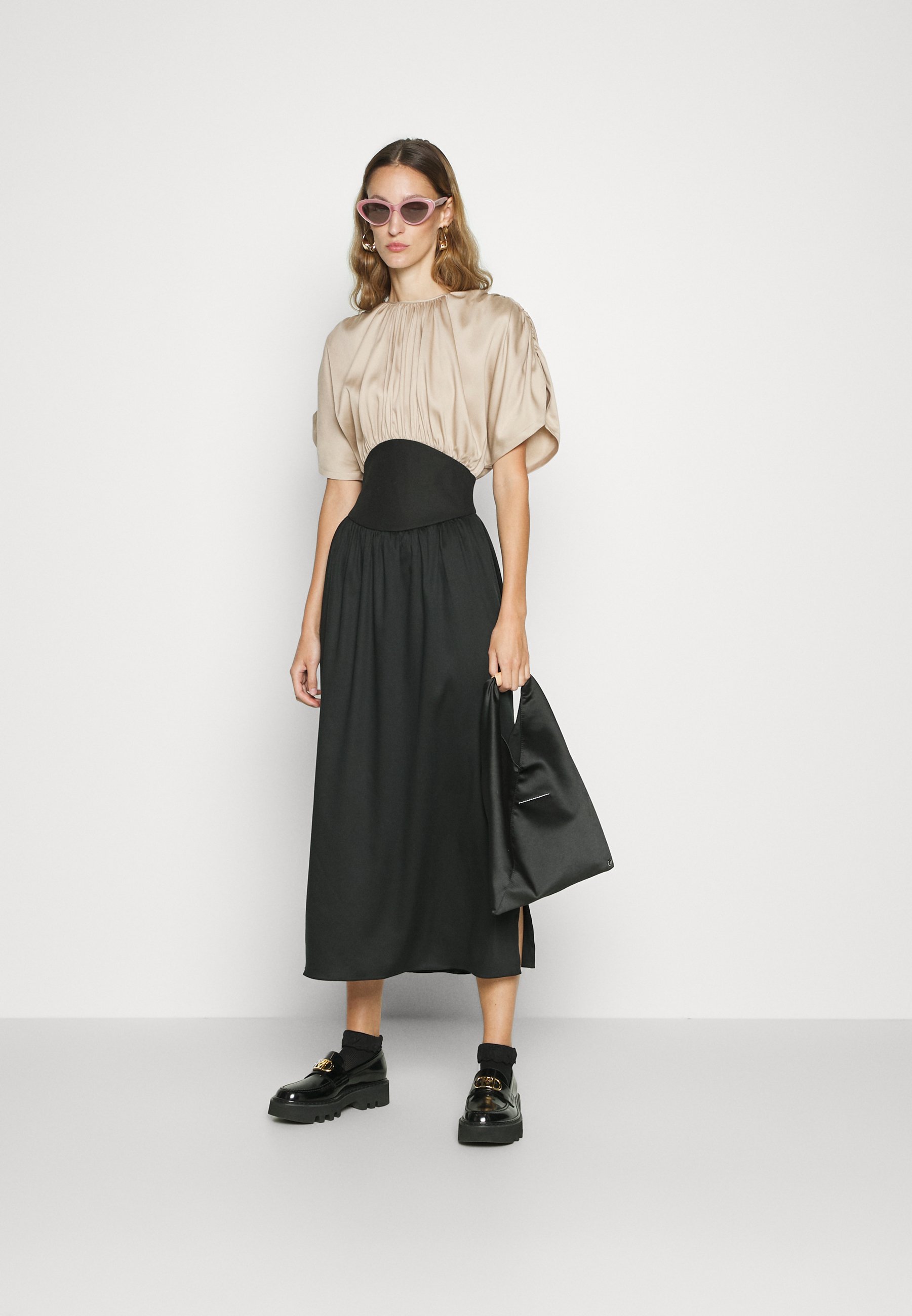 COLOUR BLOCK GATHERED MIDI DRESS WITH TASSEL TIE - Maxi dress
