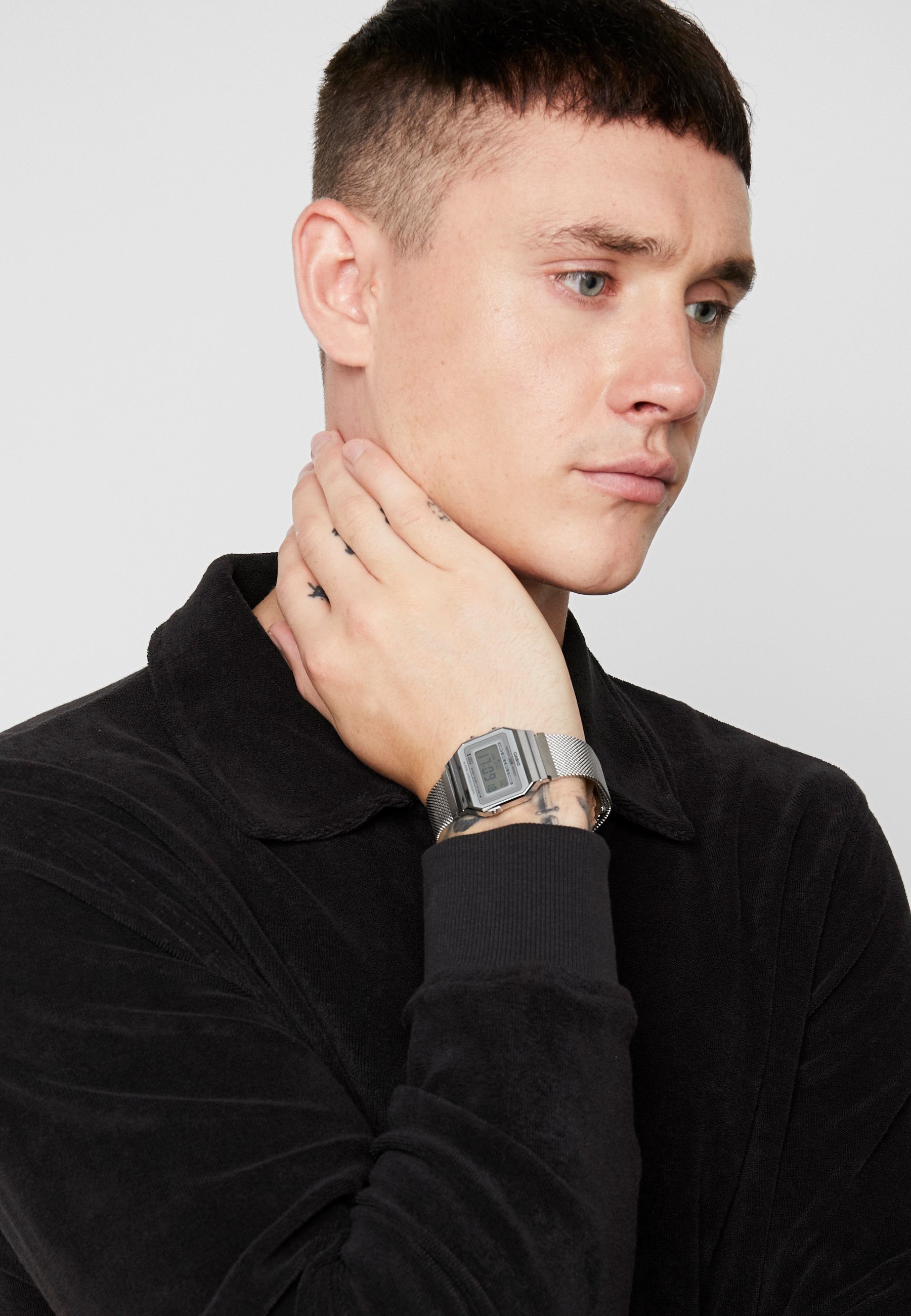 Digital watch