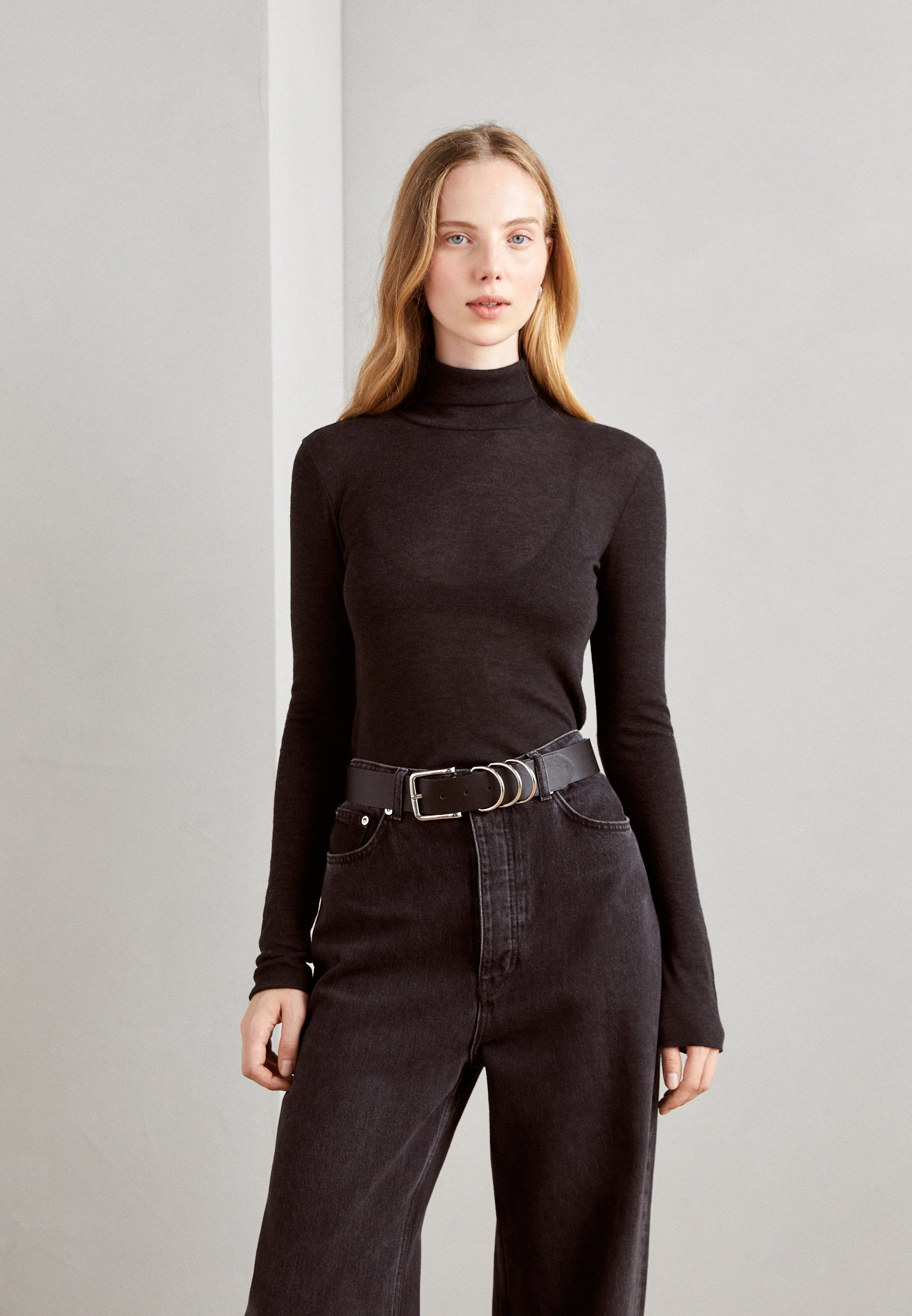 Long sleeved top