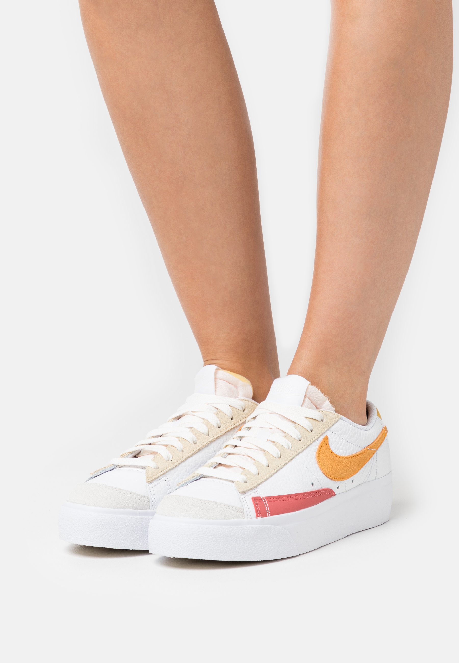 BLAZER LOW PLATFORM - Trainers