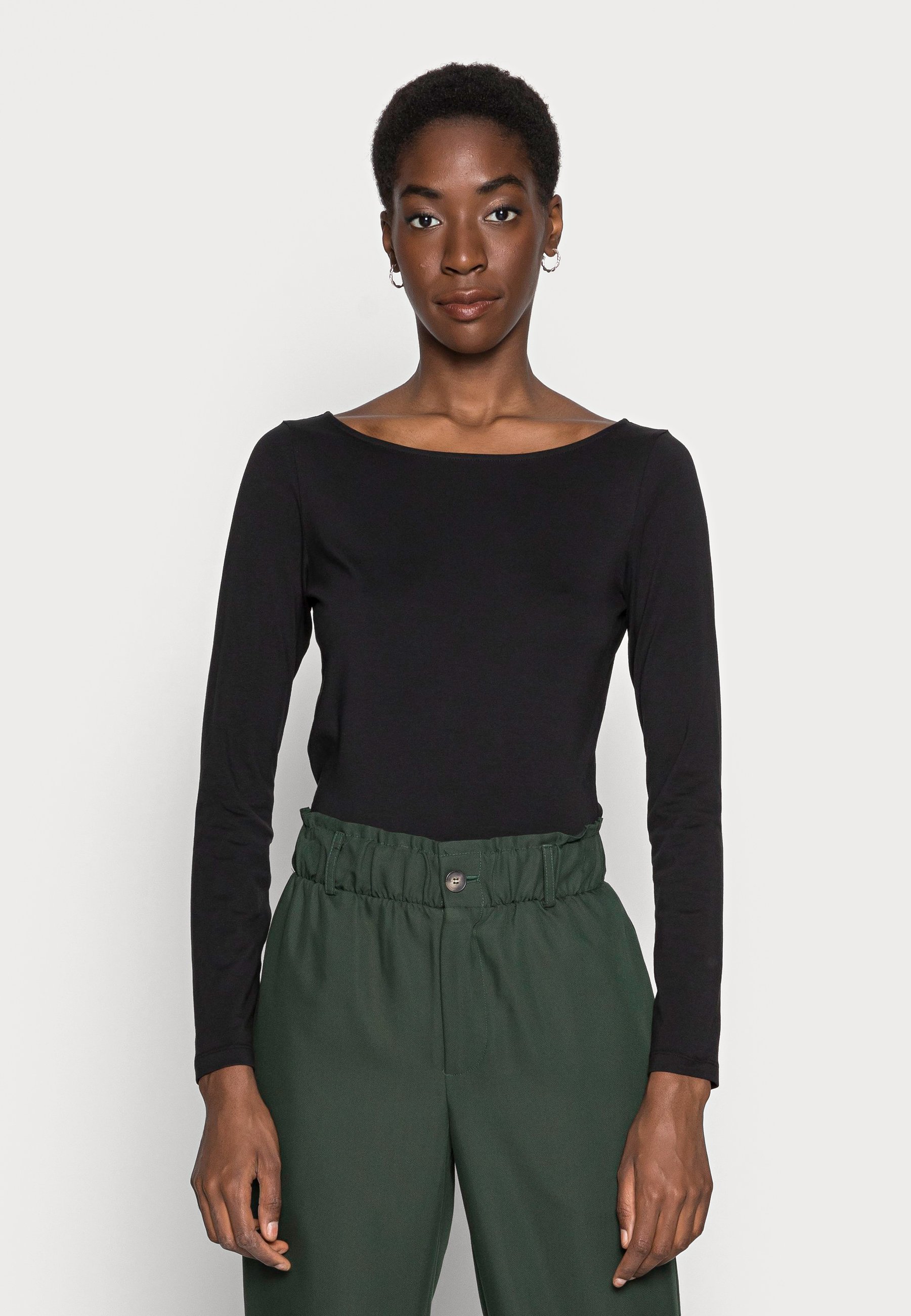 Long sleeved top