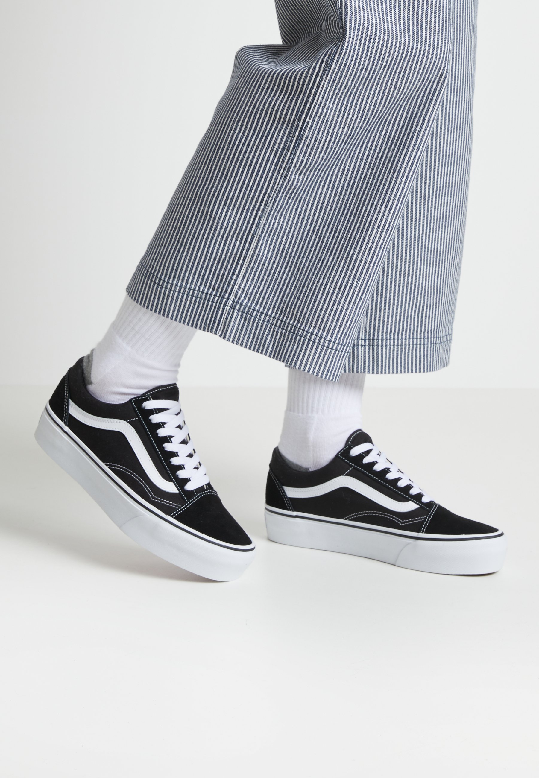 UA OLD SKOOL PLATFORM - Trainers