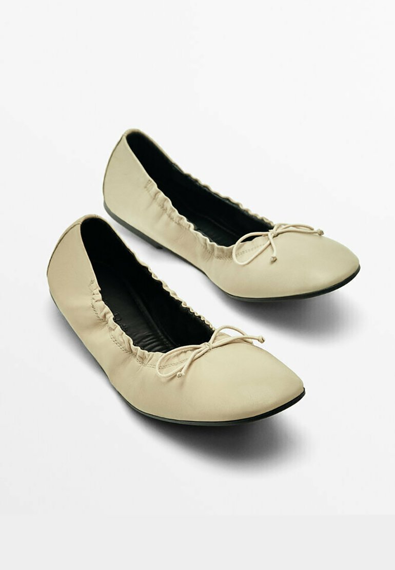 FLATS WITH GATHERED DETAIL - Foldable ballet pumps