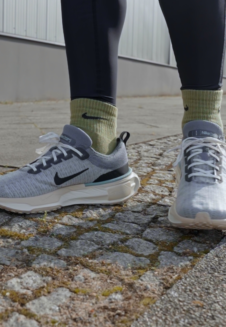 ZOOMX INVNCBL 3 UNISEX - Neutral running shoes