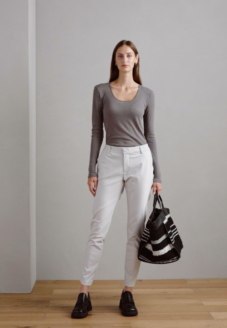 Long sleeved top