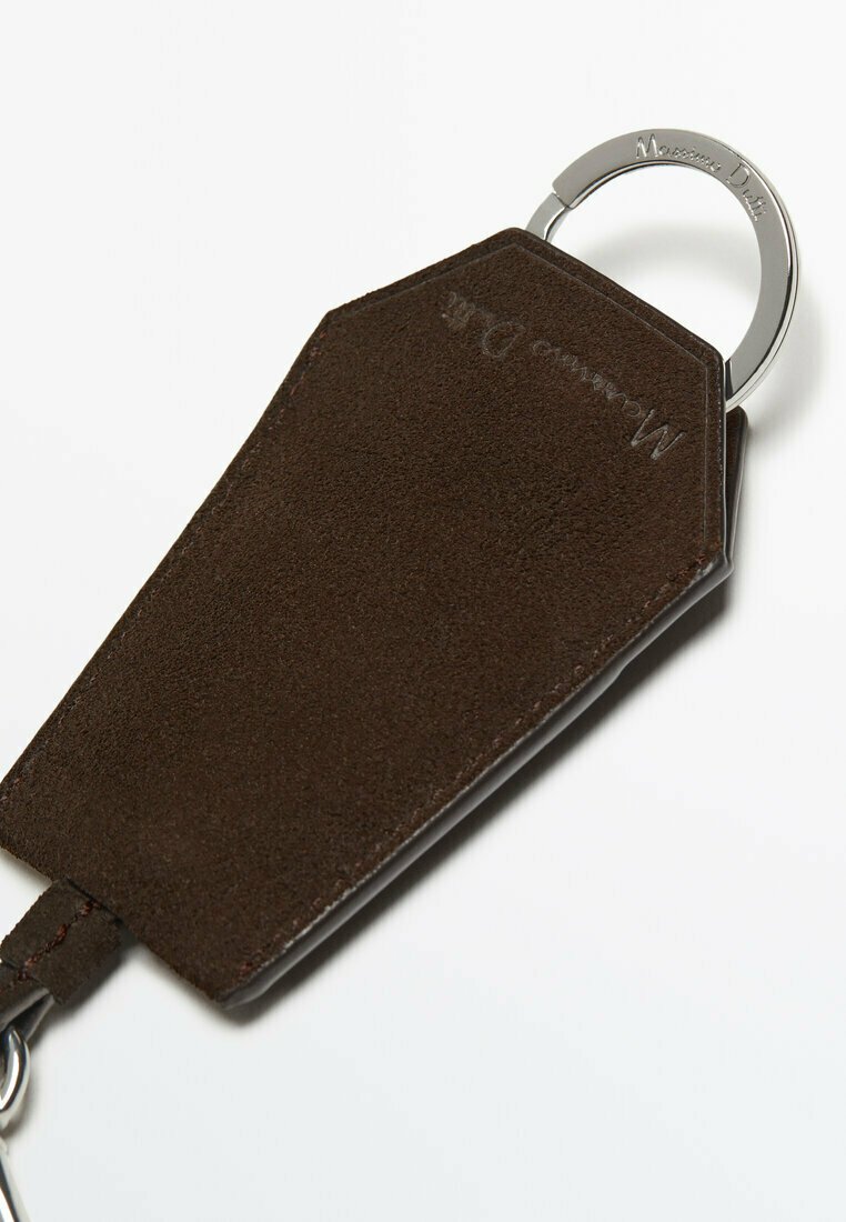 WITH EMBOSSED DETAIL - Keyring