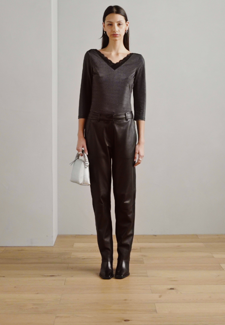 Long sleeved top
