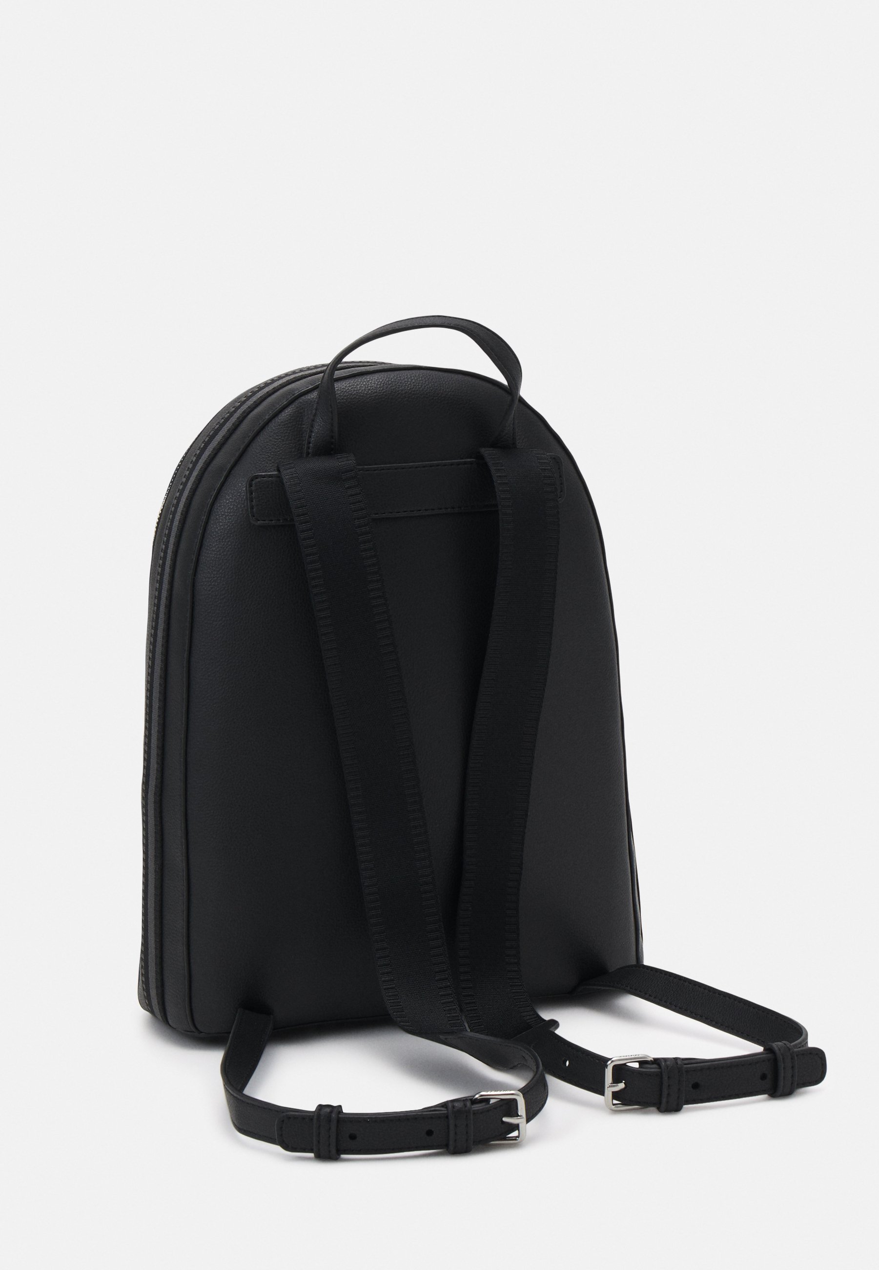 ESSENTIAL BACKPACK - Rucksack