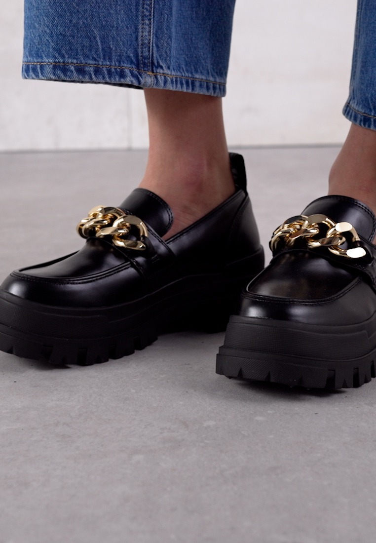 VEGAN ASPHA LOAFER CHAIN - Platform heels