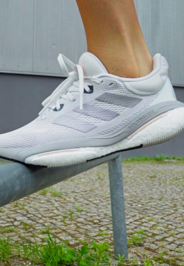 SOLARGLIDE 6 - Neutral running shoes