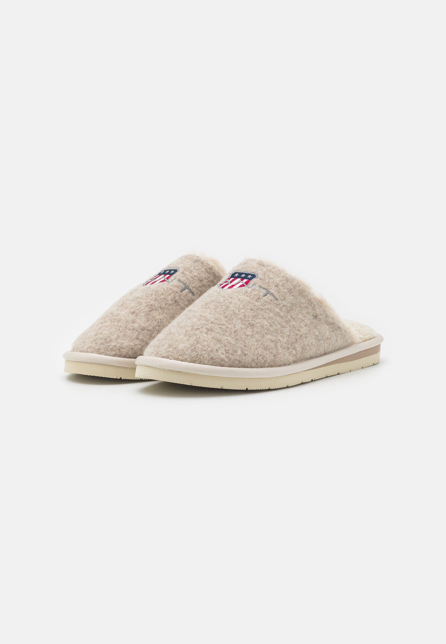 PANTOFLI - Slippers