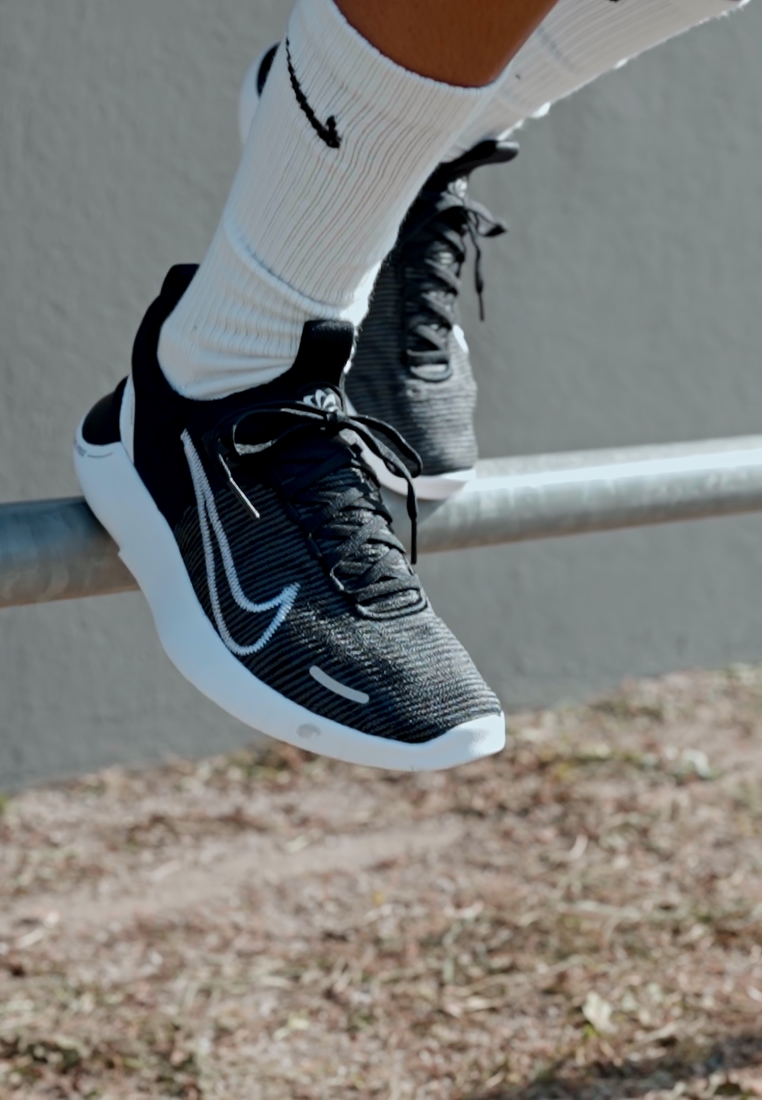 FREE NEXT NATURE - Minimalist running shoes