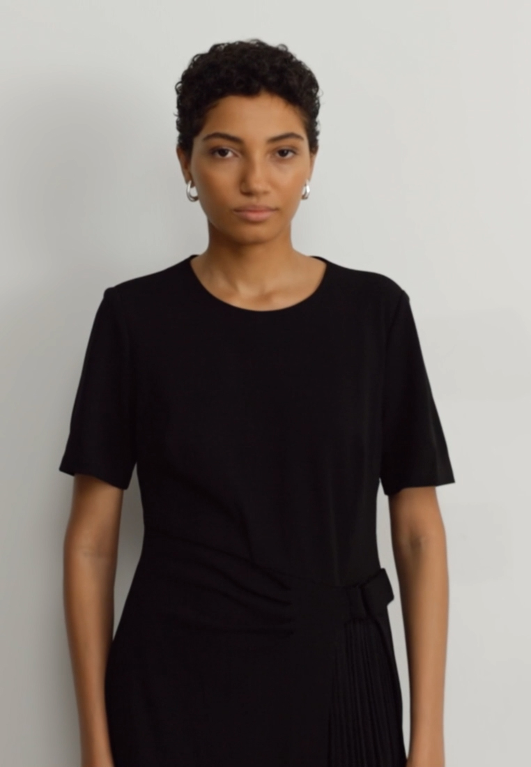 JEWEL NECK- Shift dress