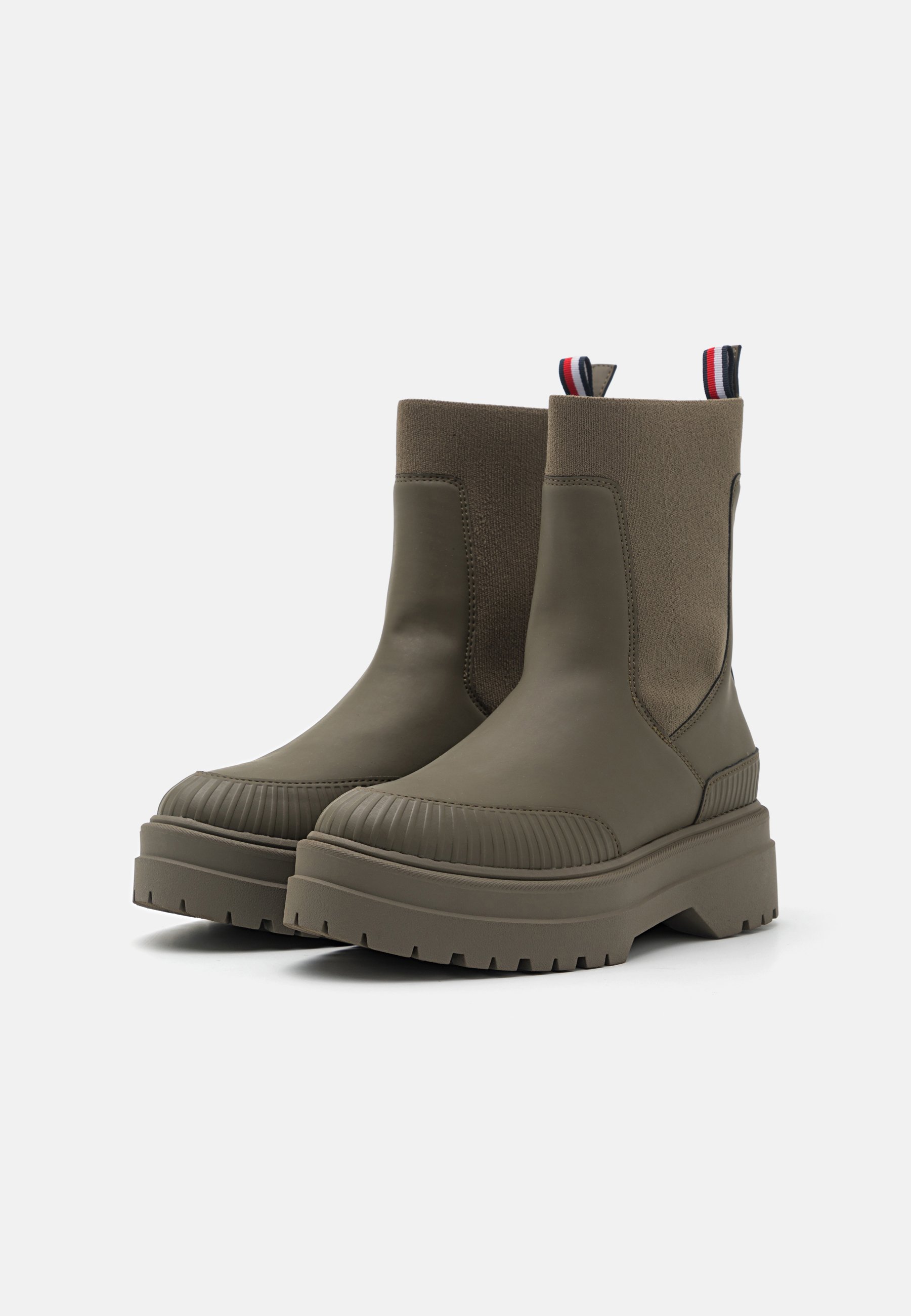 FEMININE BOOT - Platform ankle boots