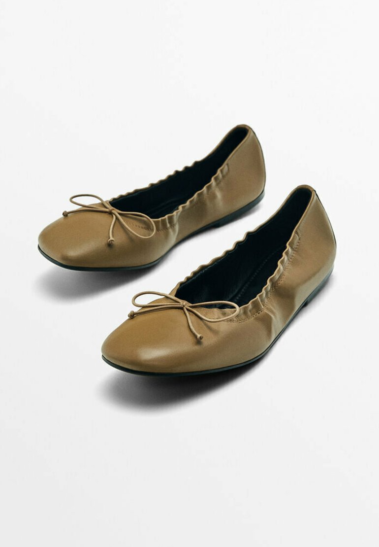 FLATS WITH GATHERED DETAIL - Foldable ballet pumps