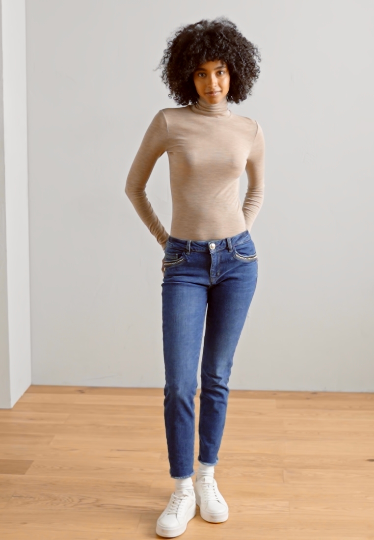 Long sleeved top
