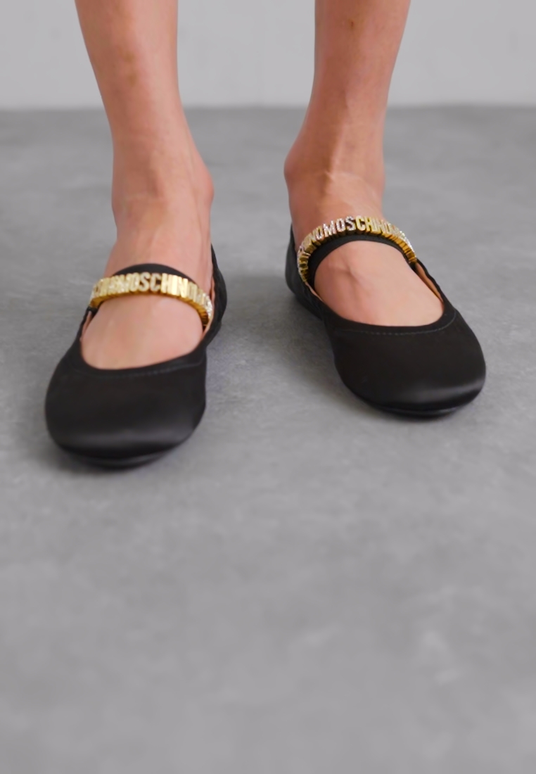 Ankle strap ballet pumps