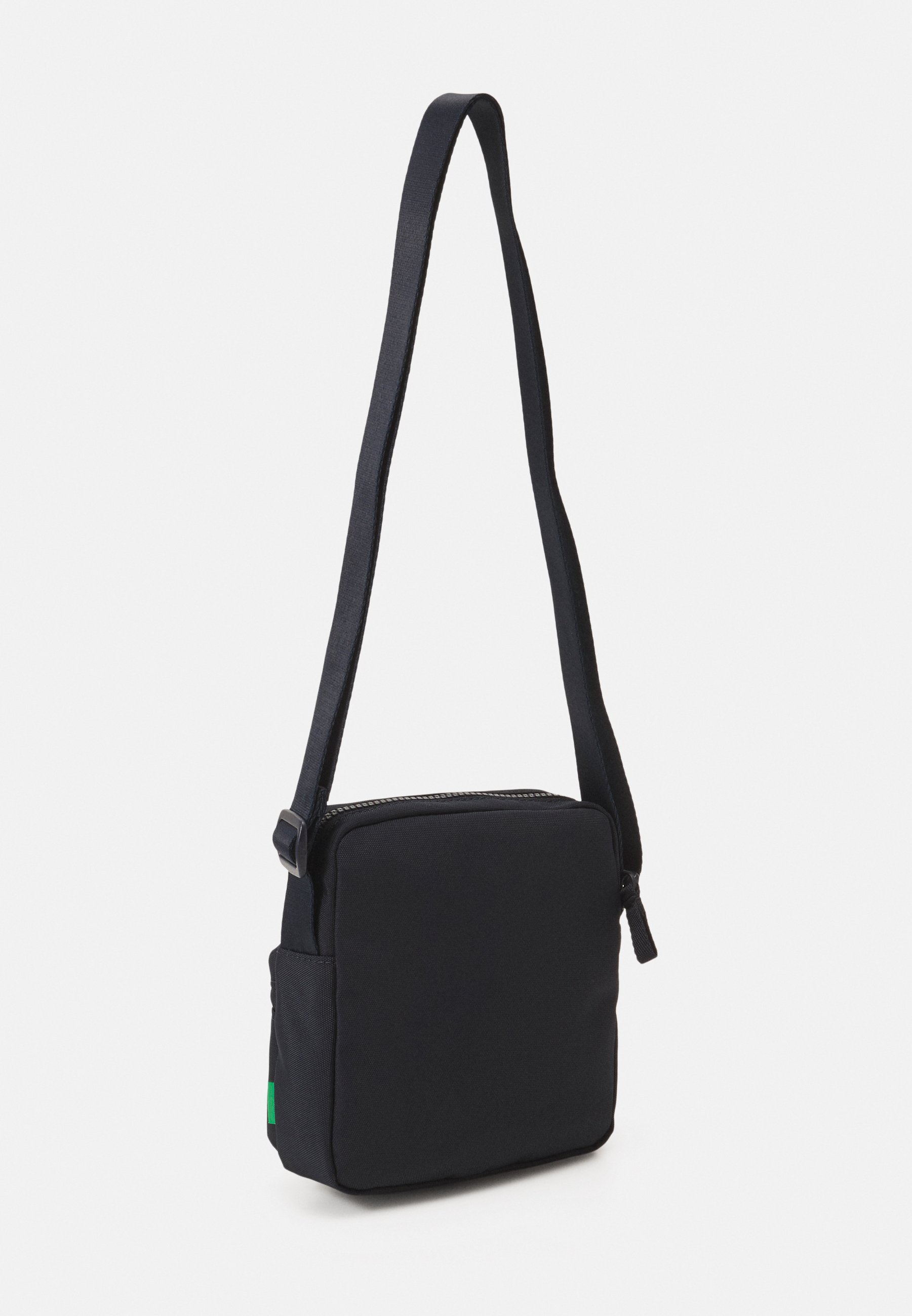 ESSENTIAL - Across body bag