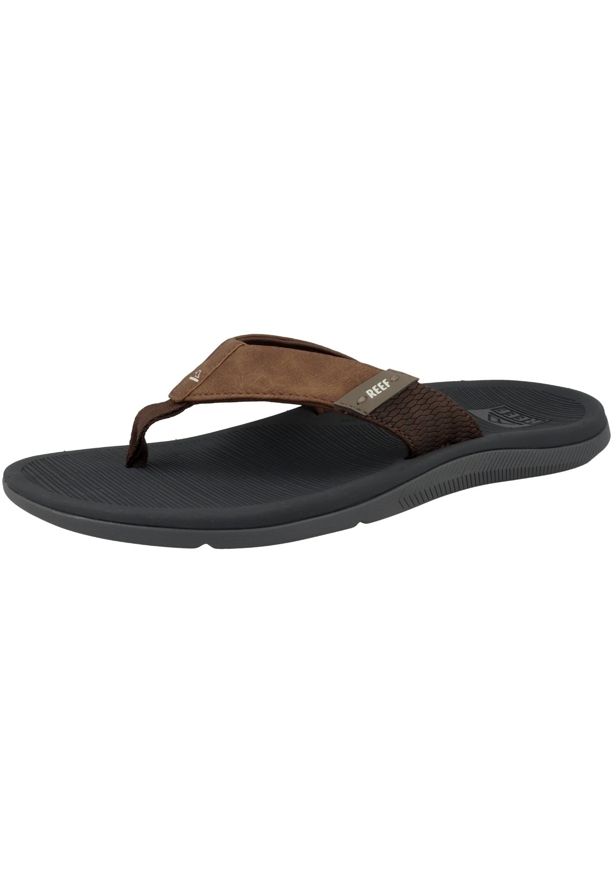 SANTA ANA- Pool shoes