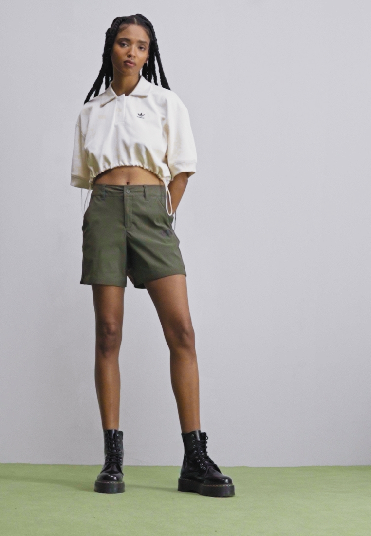 TRAVEL- Shorts
