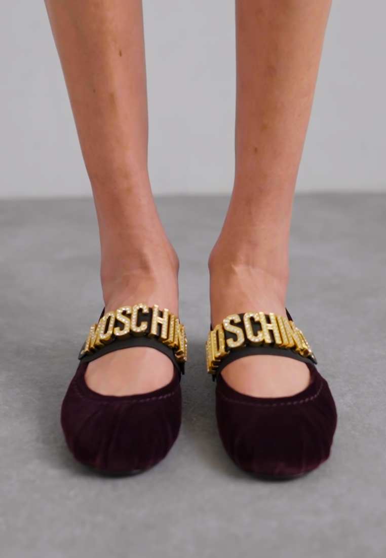 Ankle strap ballet pumps