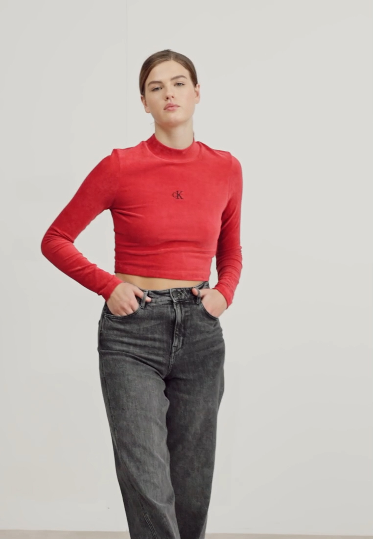 LONG SLEEVE- Long sleeved top