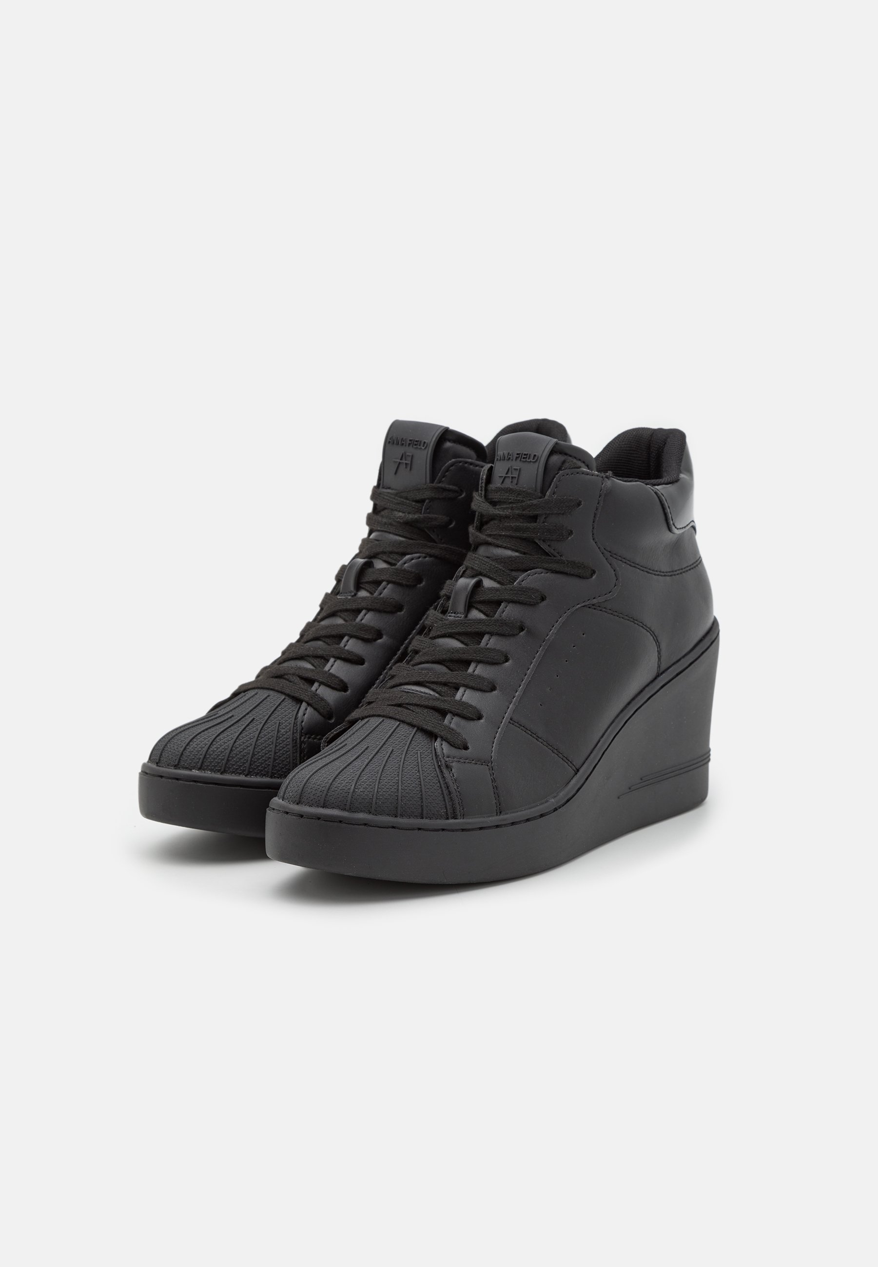 High-top trainers