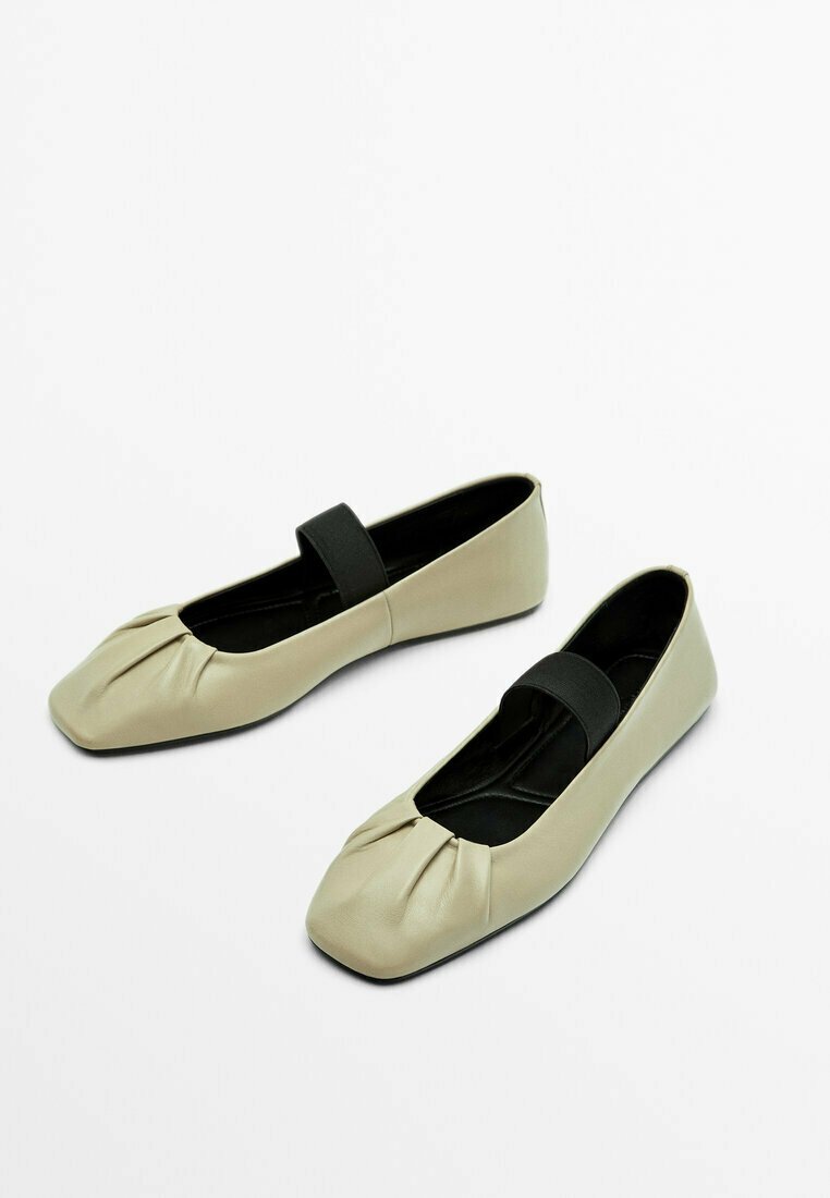 GATHERED STRETCH FLATS- Ankle strap ballet pumps