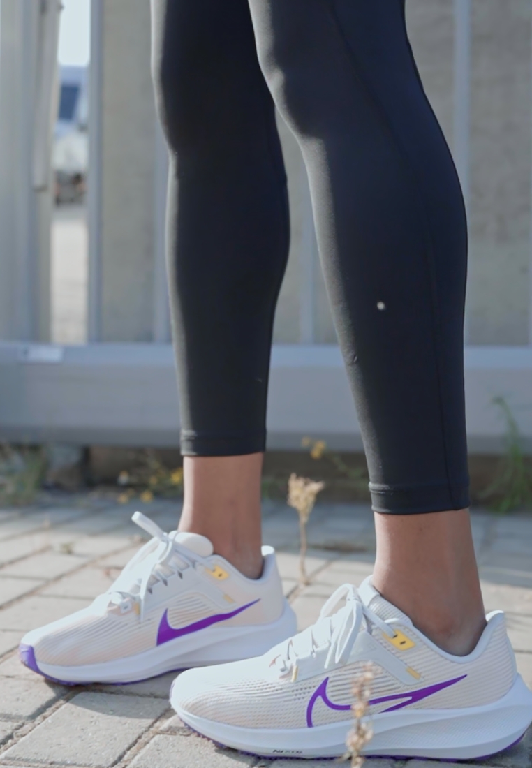 AIR ZOOM PEGASUS 40 - Neutral running shoes