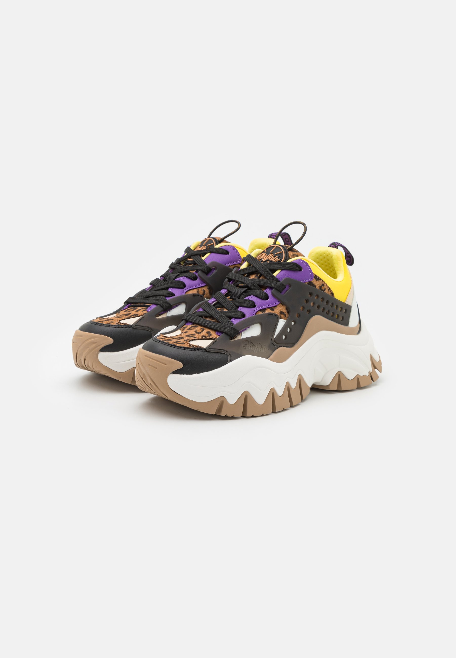 TRAIL ONE - Trainers