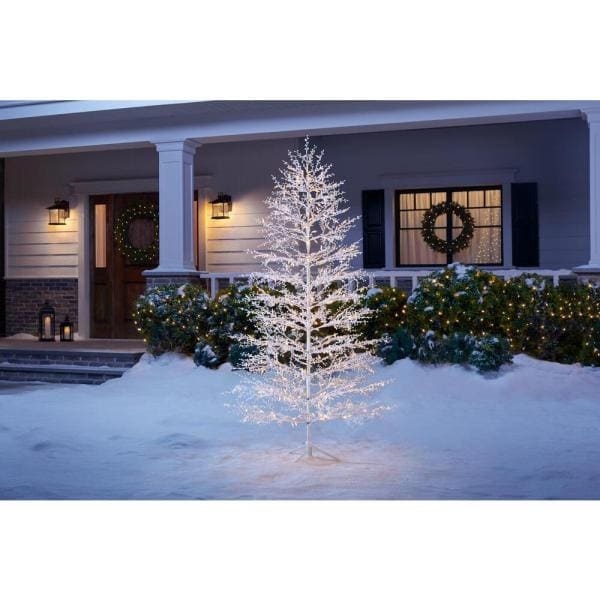 7 ft 500-Light LED White Tree with Berries