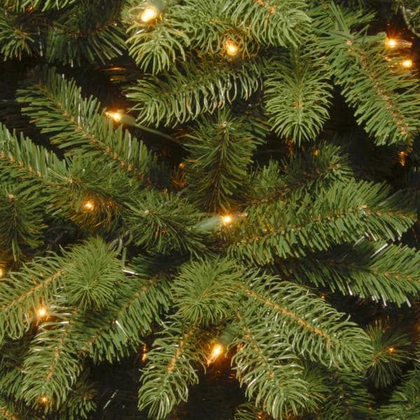 6 ft. Feel Real Newberry Spruce Hinged Tree with 600 Dual Color LED Lights
