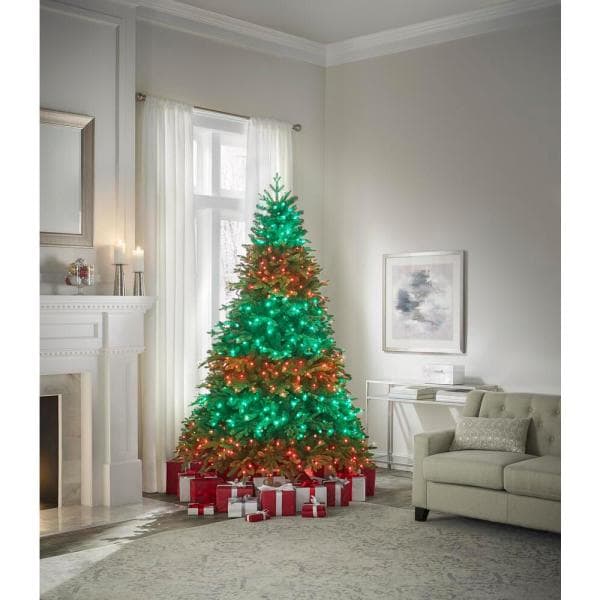 7.5 ft Swiss Mountain Black Spruce Twinkly Rainbow LED Pre-Lit Christmas Tree with 600 RGB LED Technology Dome Lights