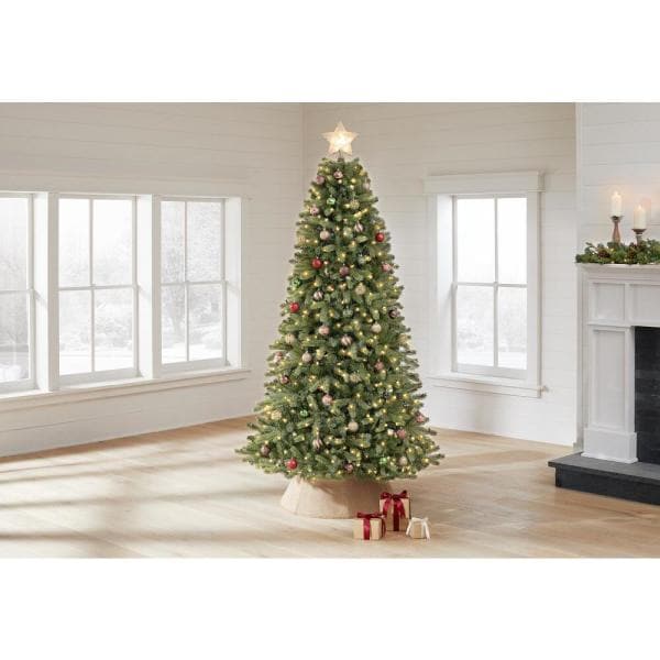 7.5 ft Manchester White Spruce LED Pre-Lit Artificial Christmas Tree with 500 SureBright Color Changing Mini Lights