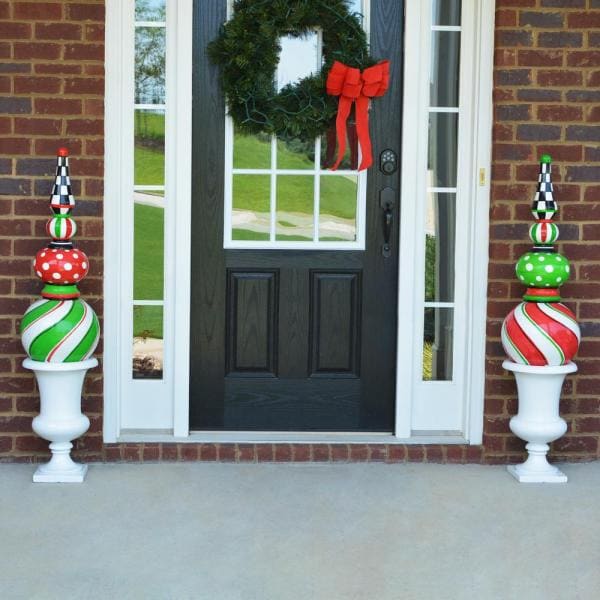 2.8 ft. Green Swirl Christmas Topiary