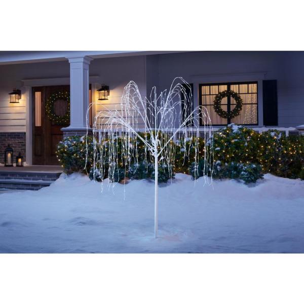 7 ft LED Twinkling Christmas Willow Tree with 800 Lights