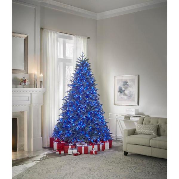 7.5 ft Swiss Mountain Black Spruce Twinkly Rainbow LED Pre-Lit Christmas Tree with 600 RGB LED Technology Dome Lights