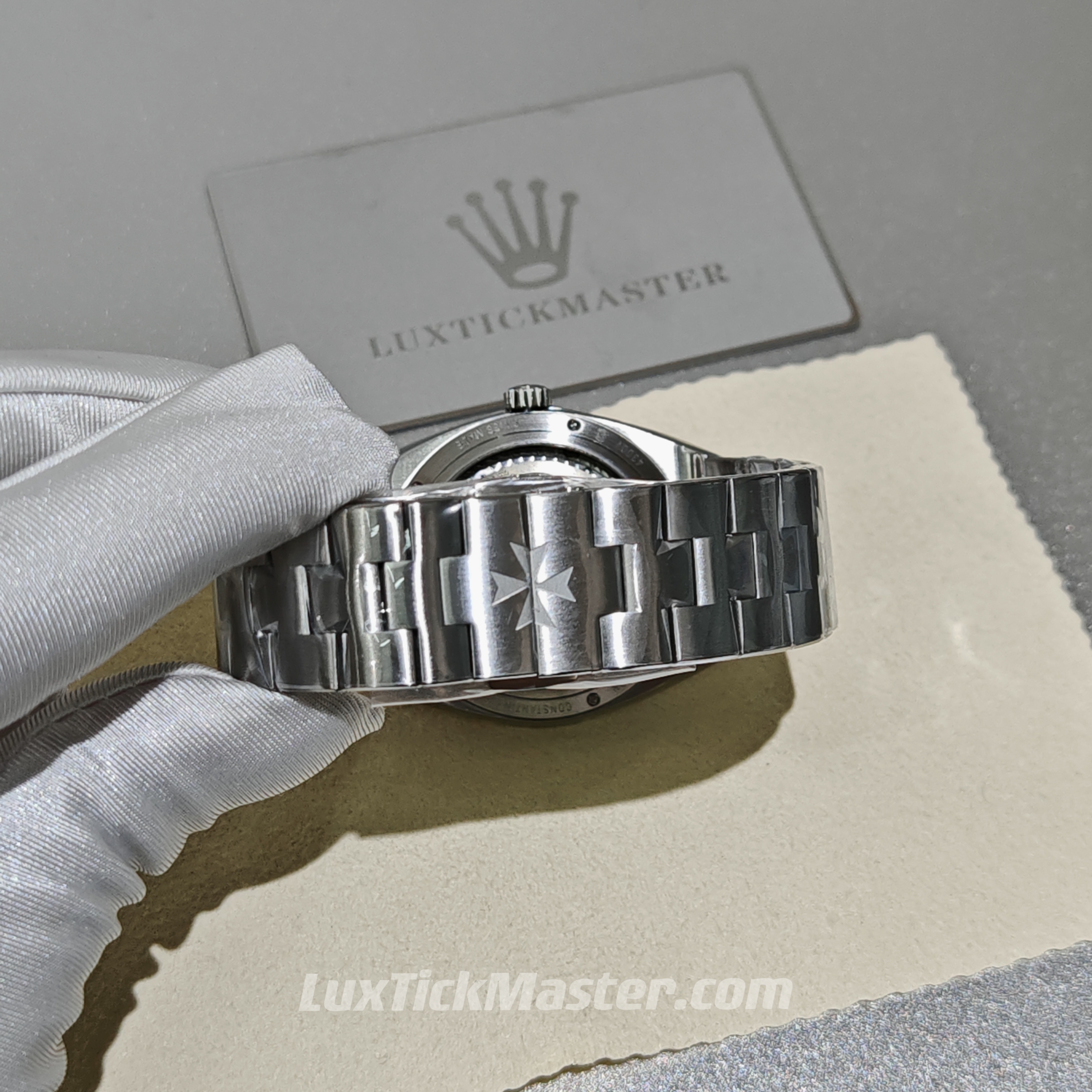 Vacheron Constantin1:1 Super Clone Overseas Series 4300V 8F Factory